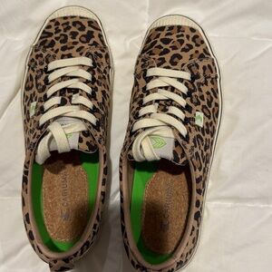 Cariuma women’s leopard canvas sneakers